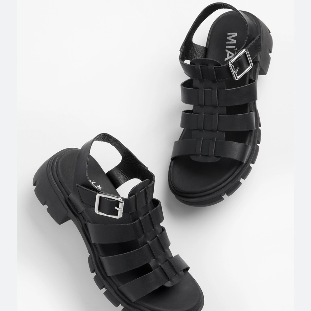 MIA fisherman sandals Sz 10